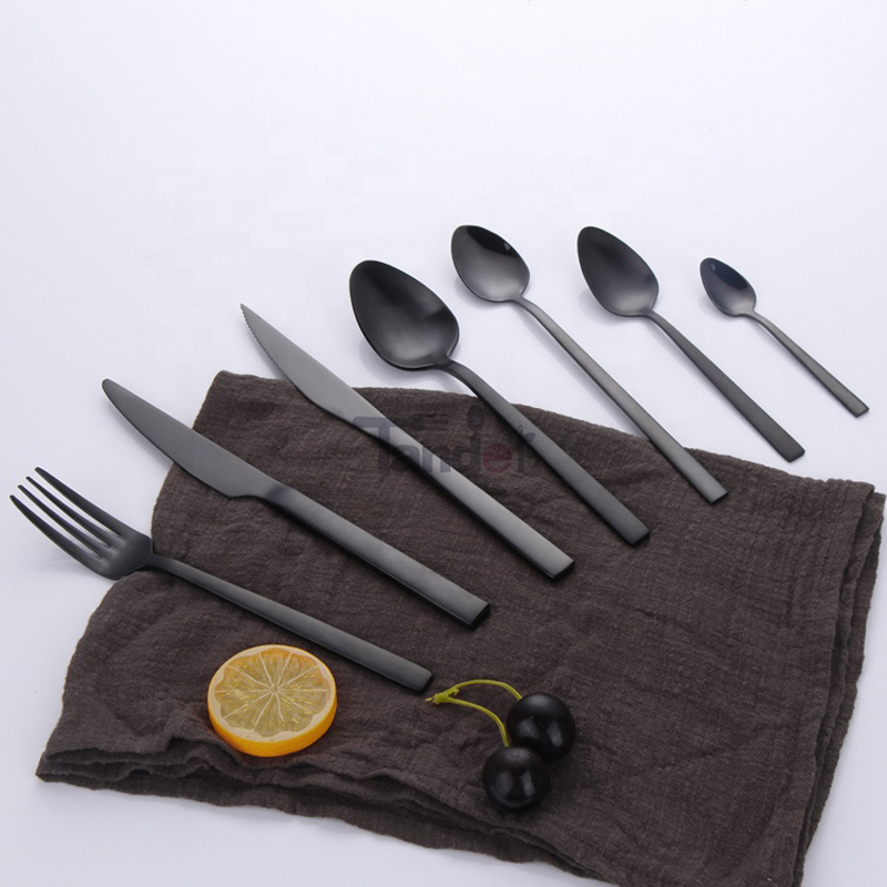 Bordservice i sort rustfrit stål, platineret metal, platineret pvd mat titan, smart middag mat sort bestik